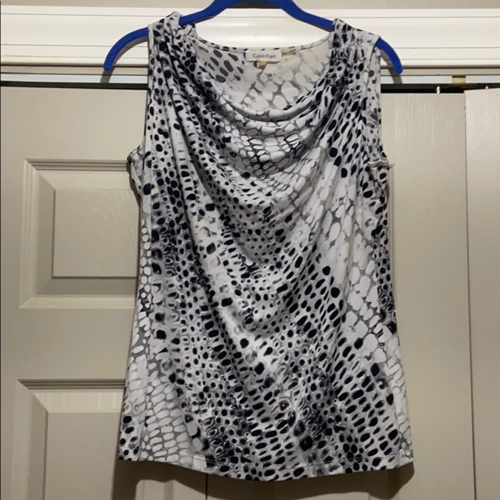 Calvin Klein med sleeveless drape neck blouse